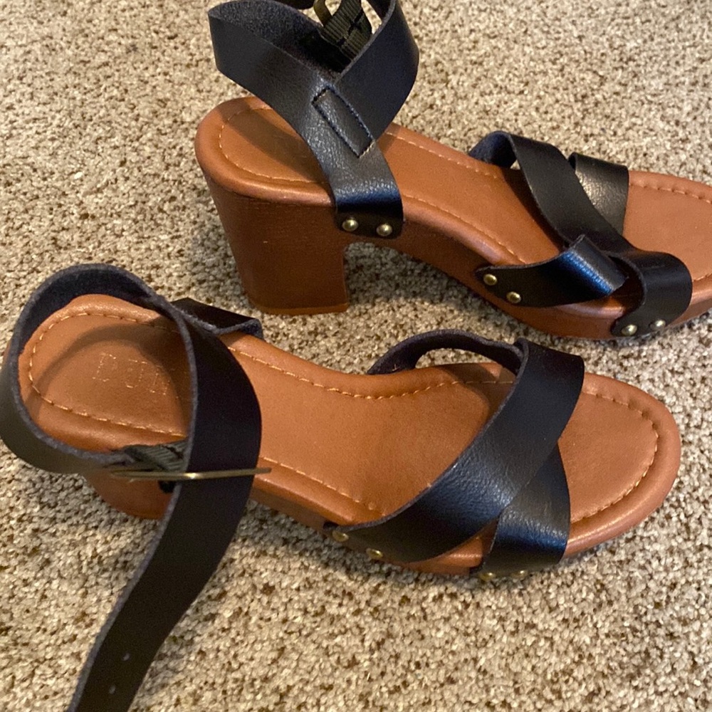 Summer wedges